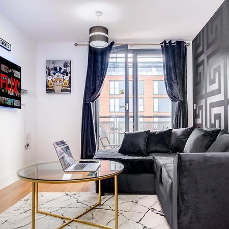 Maevela Apartments - Arcadian Versace Themed Apt ☆ Huge Balcony / Free Parking → Free Netflix -2 Min Walk From Birmingham Hippodrome Theatre, Arcadian, China Town, Sidewalk Club, Gay Village, 5 Mins From New Street Train Station - Birmingham Grand Ce Dış mekan fotoğraf