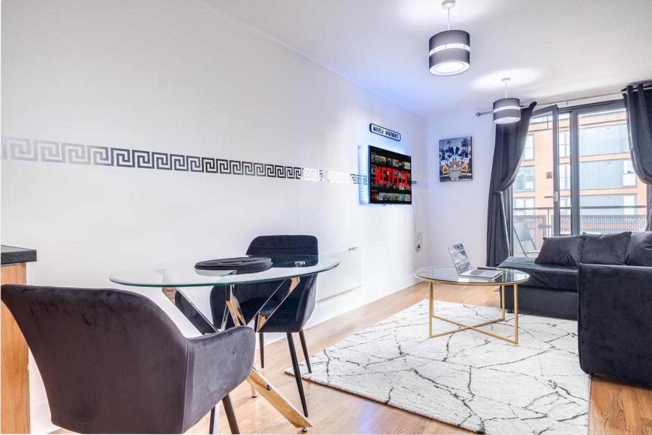 Maevela Apartments - Arcadian Versace Themed Apt ☆ Huge Balcony / Free Parking → Free Netflix -2 Min Walk From Birmingham Hippodrome Theatre, Arcadian, China Town, Sidewalk Club, Gay Village, 5 Mins From New Street Train Station - Birmingham Grand Ce Dış mekan fotoğraf