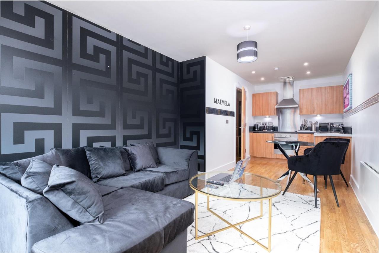 Maevela Apartments - Arcadian Versace Themed Apt ☆ Huge Balcony / Free Parking → Free Netflix -2 Min Walk From Birmingham Hippodrome Theatre, Arcadian, China Town, Sidewalk Club, Gay Village, 5 Mins From New Street Train Station - Birmingham Grand Ce Dış mekan fotoğraf
